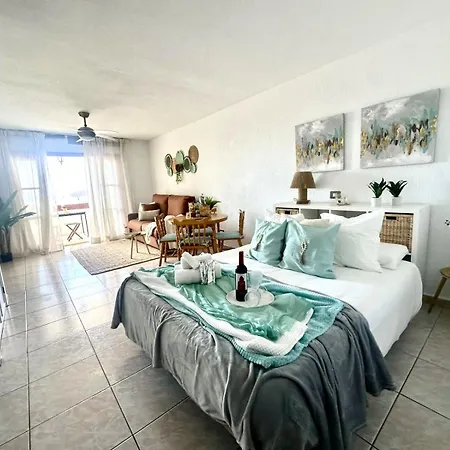 Sea View Hillside Retreat By Deihu Experiences