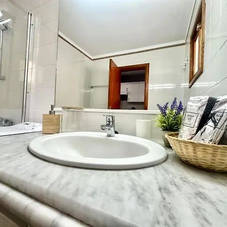 Sea View Hillside Retreat By Deihu Experiences Διαμέρισμα *